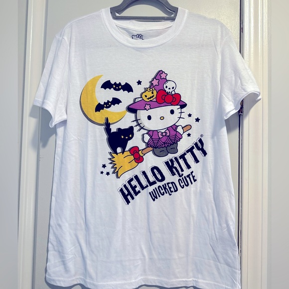 Hello Kitty Halloween Shirt - Picture 1 of 3